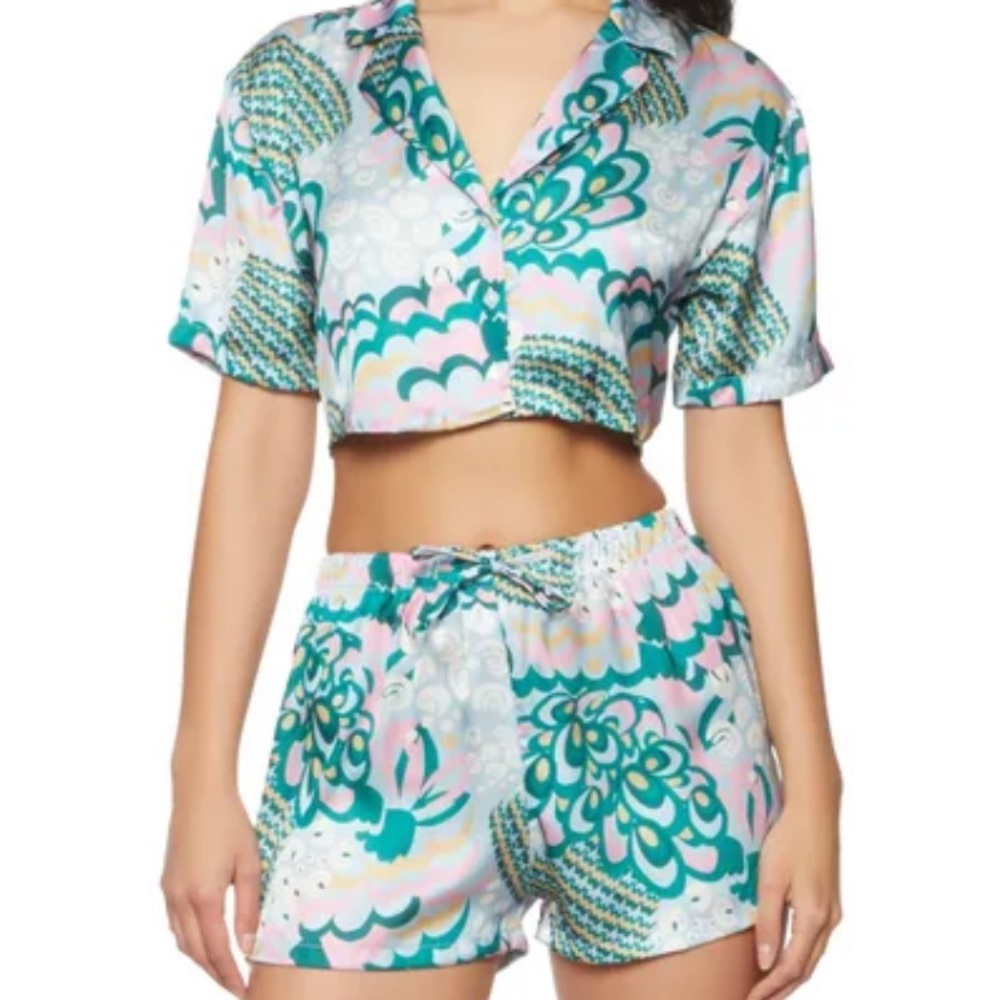 Satin Patterned Cropped shirt & Matching Shorts